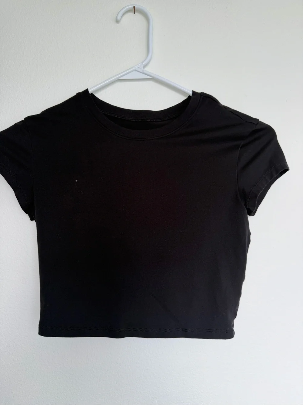 Alo Black Crewneck Crop Tee - Women